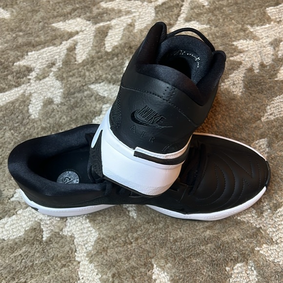 Zoom Freak 5 basketball shoes Men’s 10.5 - Picture 3 of 7